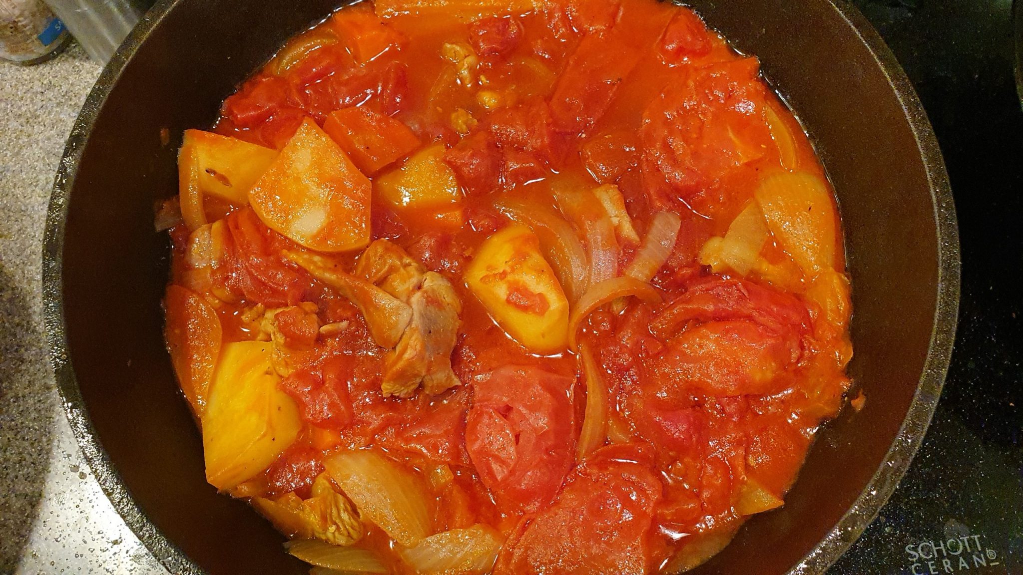 チキンのトマト煮込み