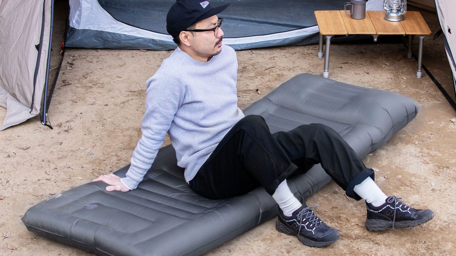 厚さ14cm フィールドアの枕付きコンパクトエアーマット | キャンプレビュー 〽Camp Review